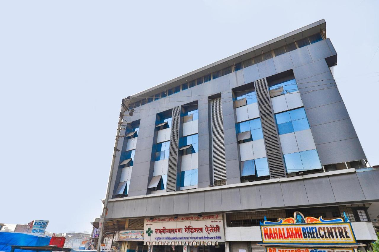 Oyo 19637 Hotel Mansi Sherotene Vapi Exterior foto